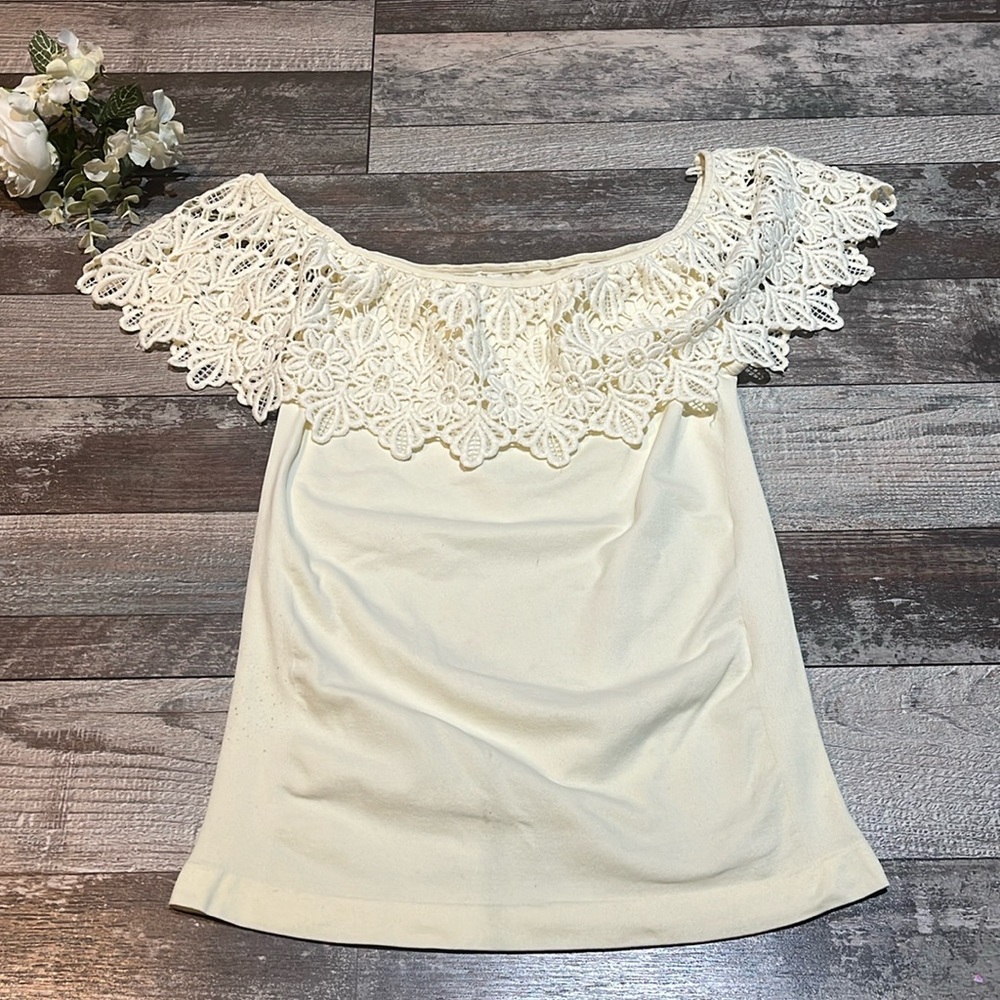 Cream Off shoulder top